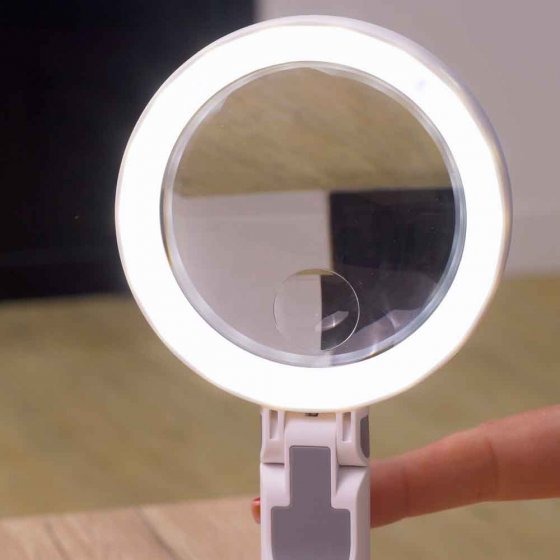 Hand- en staande loep met licht 